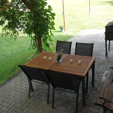 Pod Chlumem - Utulny Byt V Blizkosti Centra Decin Exterior photo