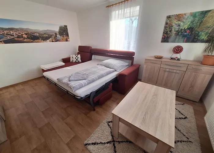 Pod Chlumem - Utulny Byt V Blizkosti Centra
