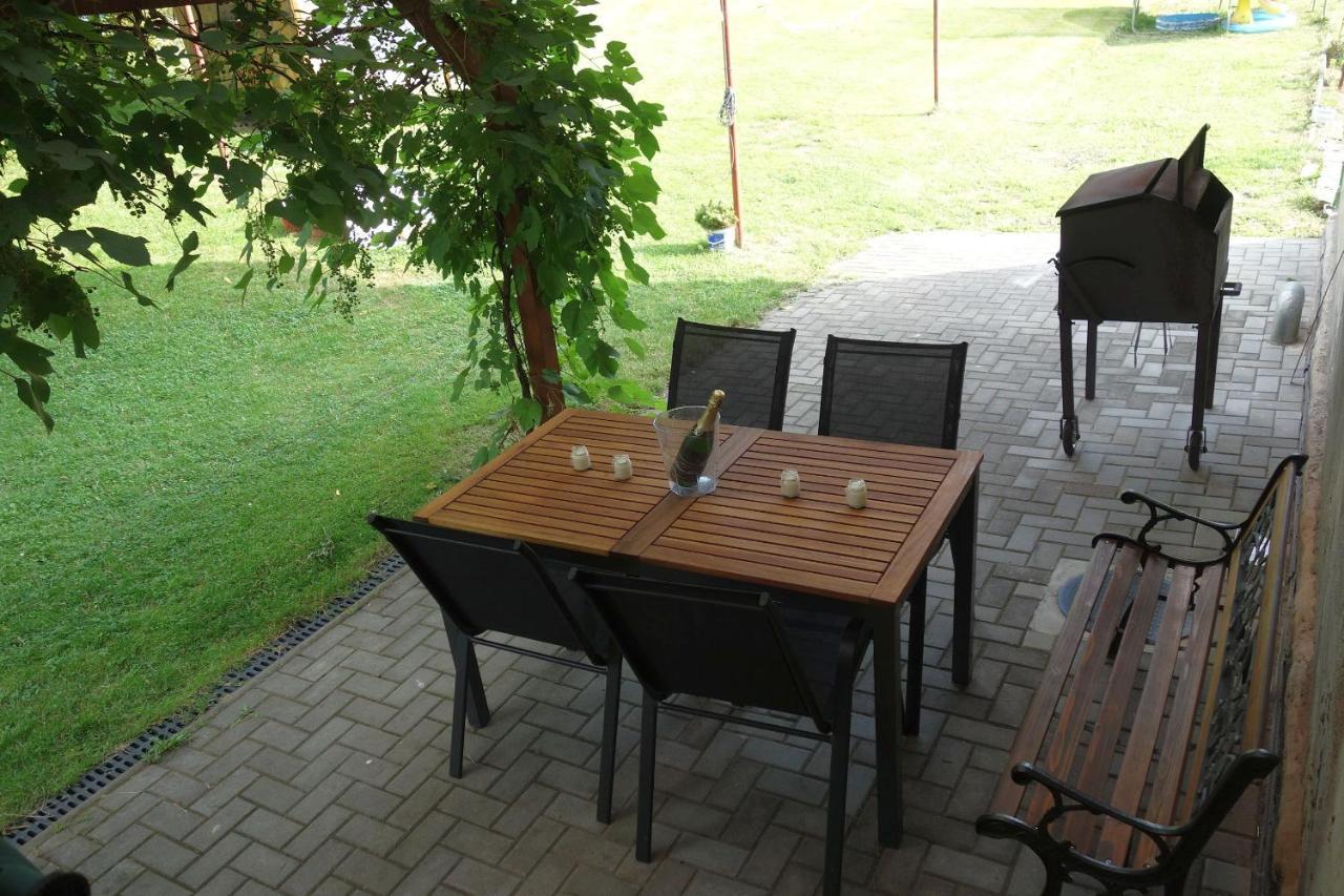 Pod Chlumem - Utulny V Blizkosti Centra Apartment *