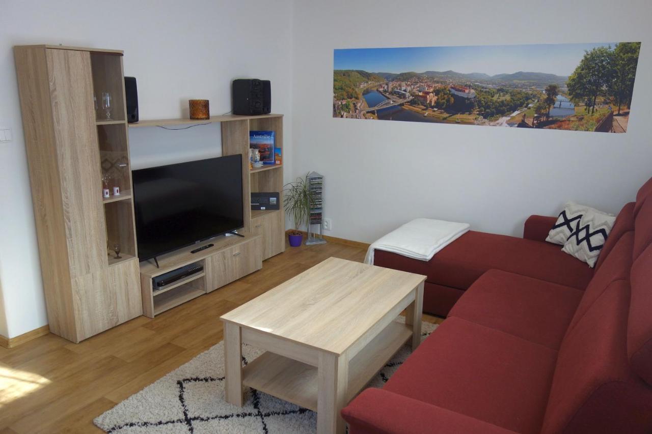 Apartmán Pod Chlumem - útulný V Blízkosti Centra S Terasou A Grilem Decin